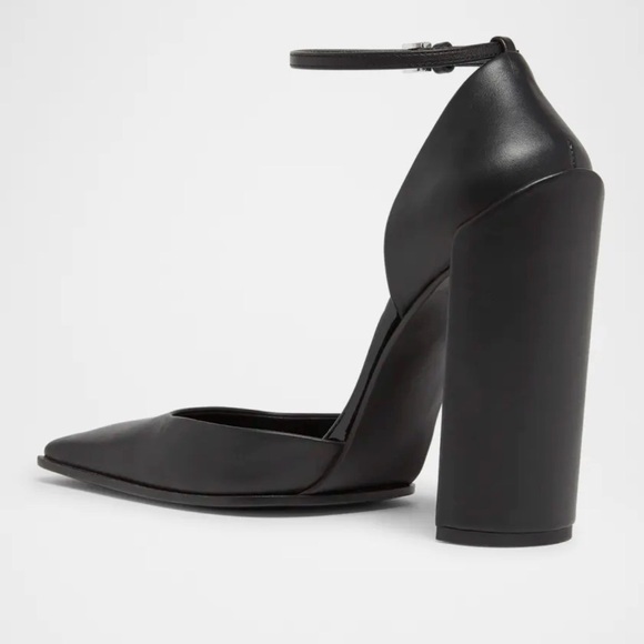 ALAIA
Leather d'Orsay Square-Toe Pumps - Picture 9 of 11